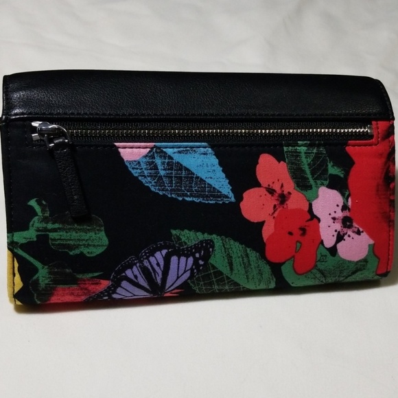 Vera Bradley wallet - Picture 2 of 8